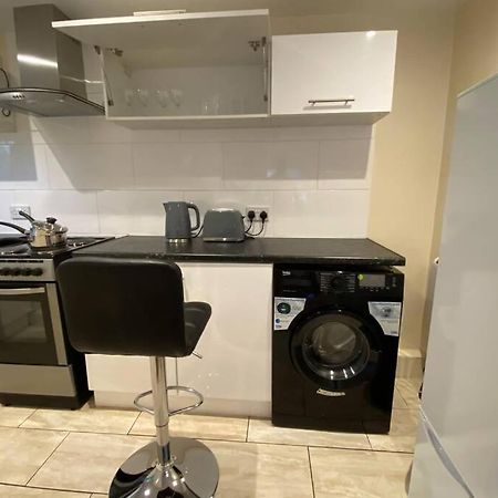 Entire 2-Bedroom Home By Weghomes روتشستر المظهر الخارجي الصورة